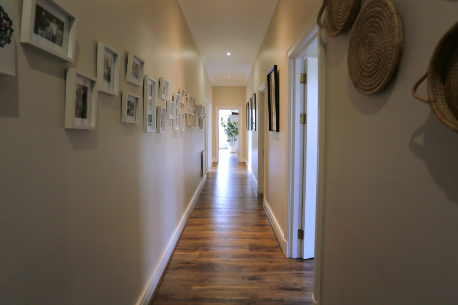 4 Bedroom Property for Sale in Constantia Western Cape